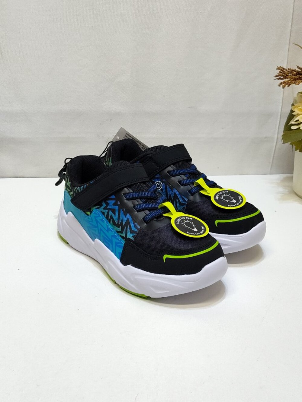 Athletic Works Light-Up Sneaker On/Off Switch Hook Loop Strap Boy 4 Bungee Laces